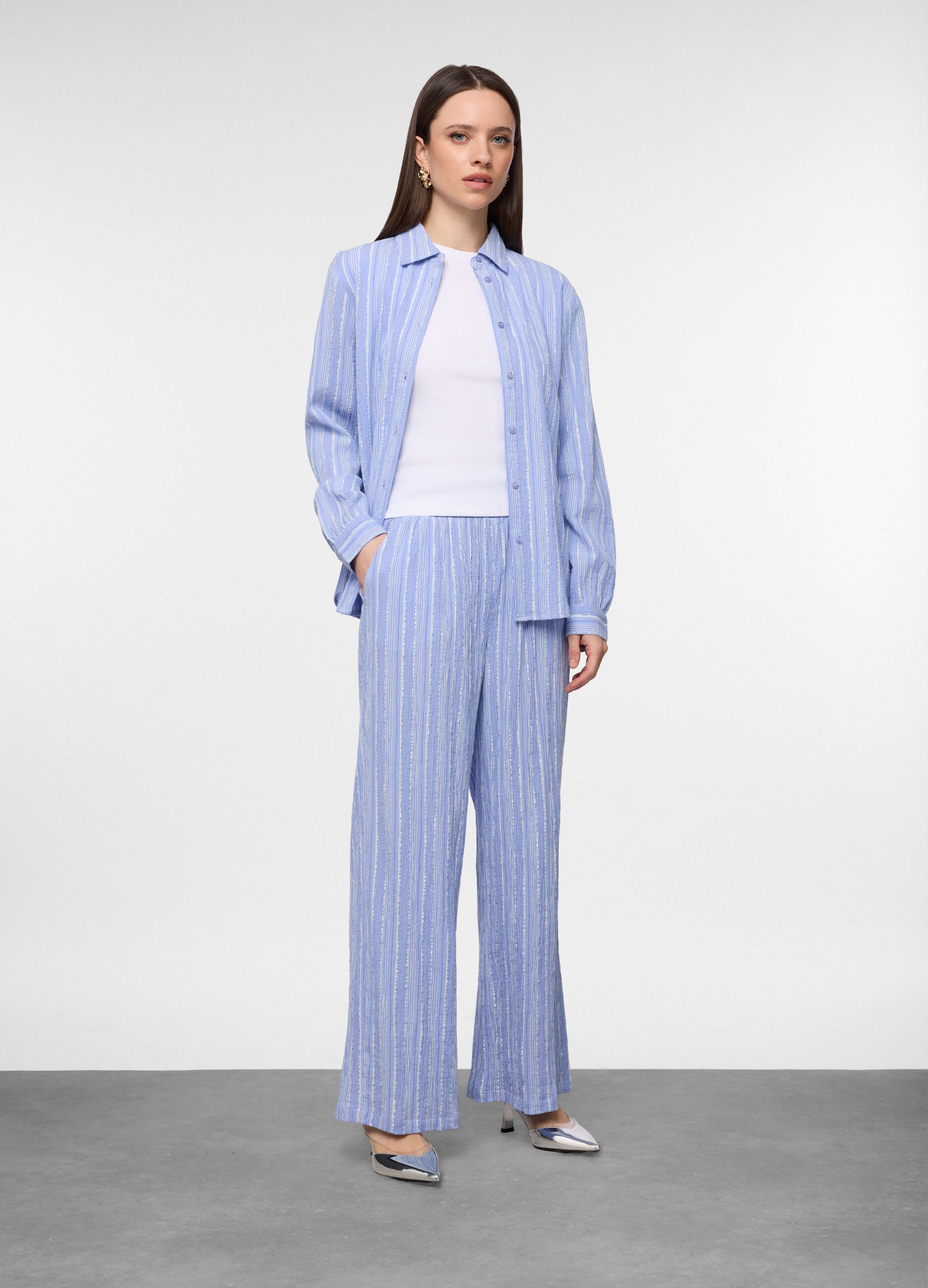 Pantaloni comfort fit in cotone con filo lurex donna_0