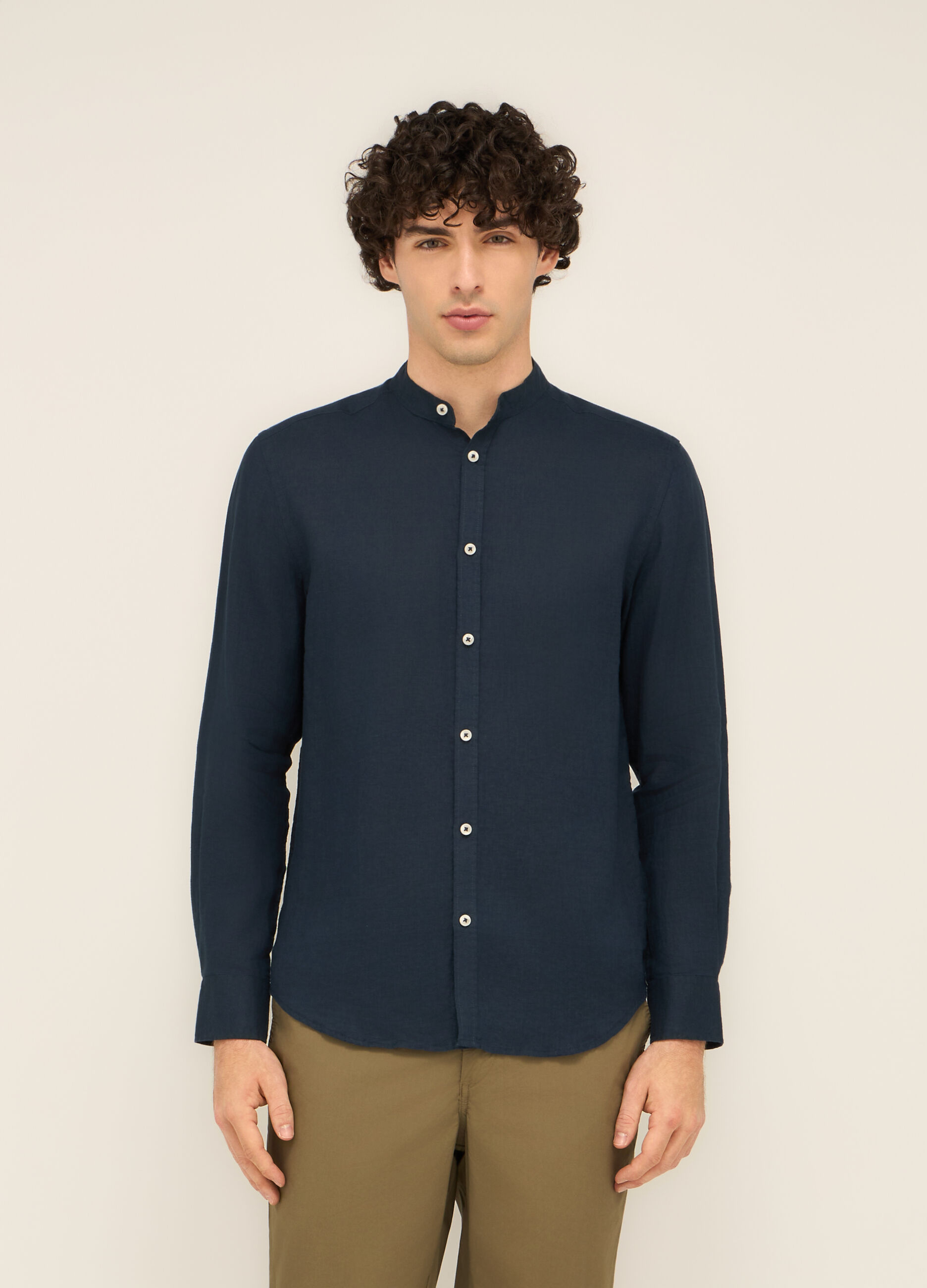 Camicia colletto coreano in puro lino uomo_0