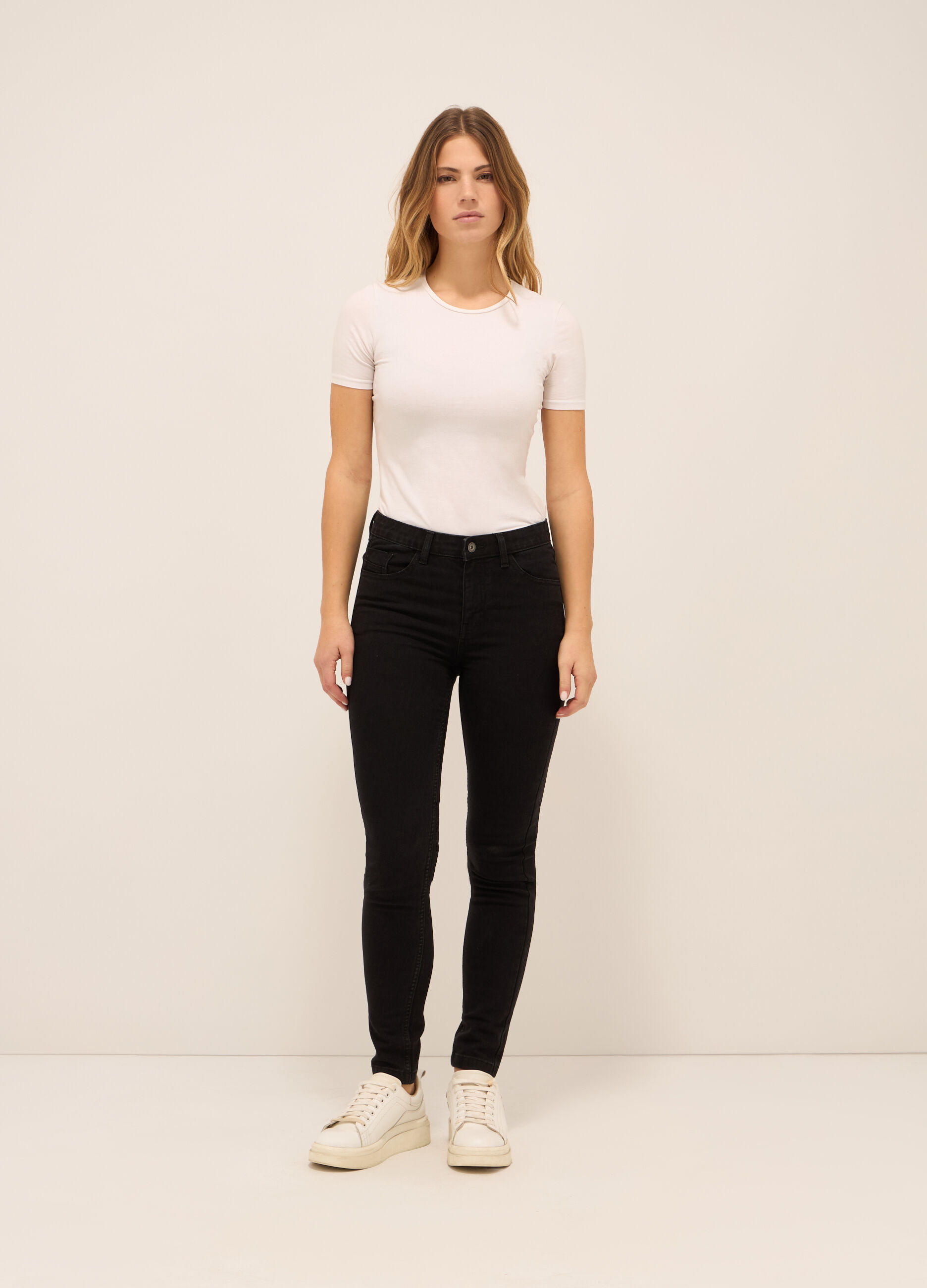 Pantaloni in stretch denim di misto cotone donna_0