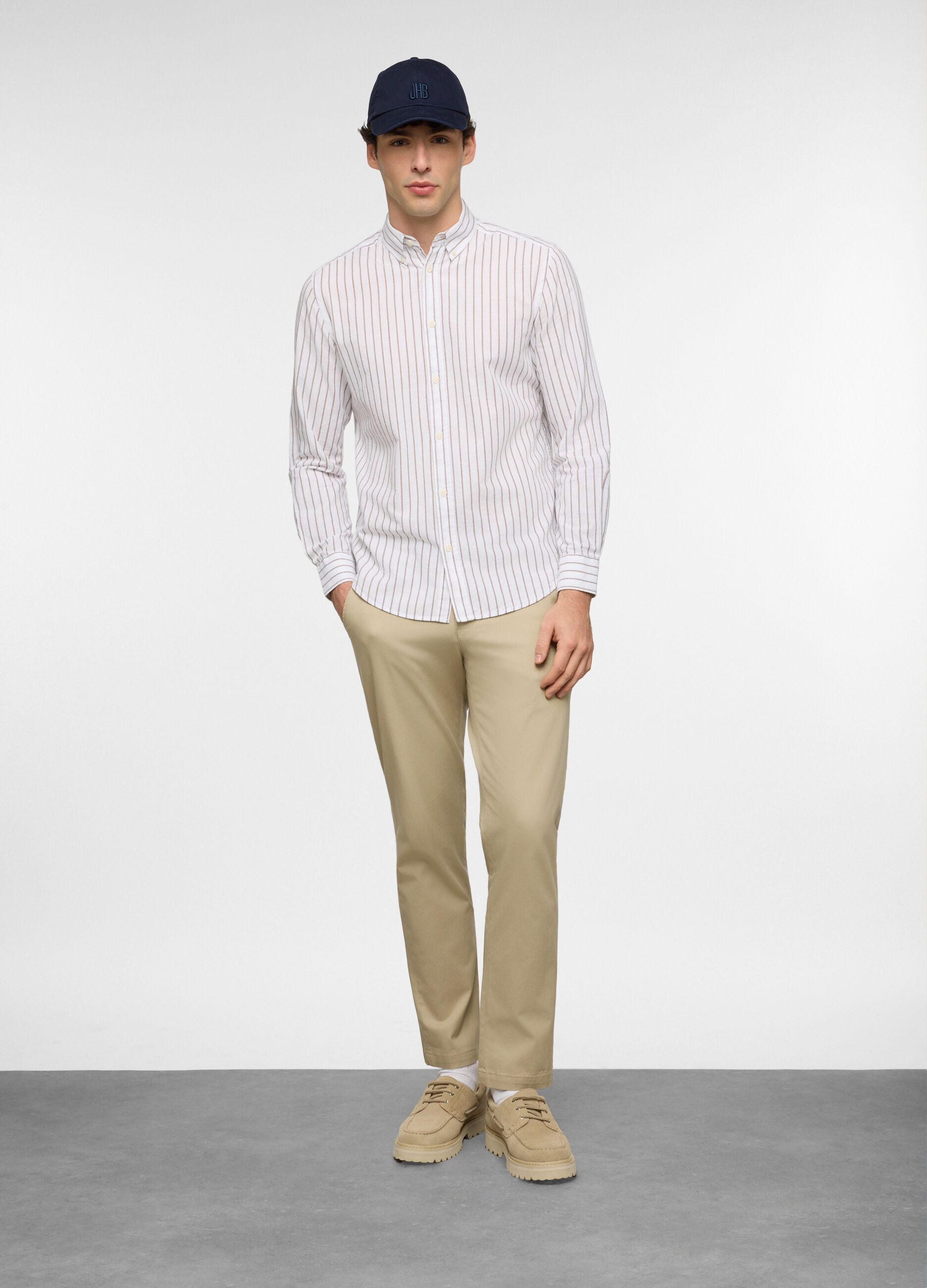 Camicia regular fit con colletto button down a righe uomo_0