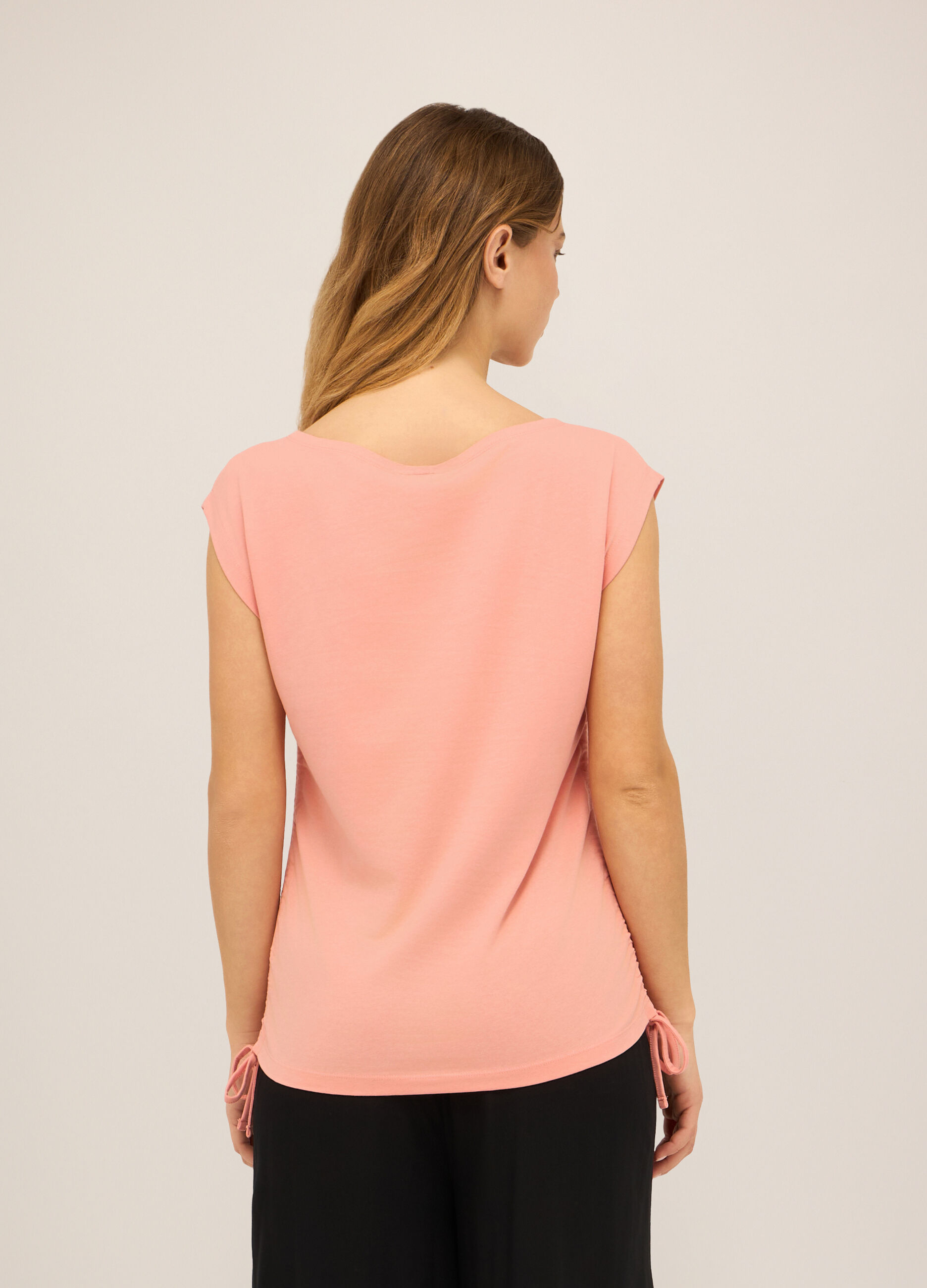 T-shirt smanicata in cotone stretch donna_1