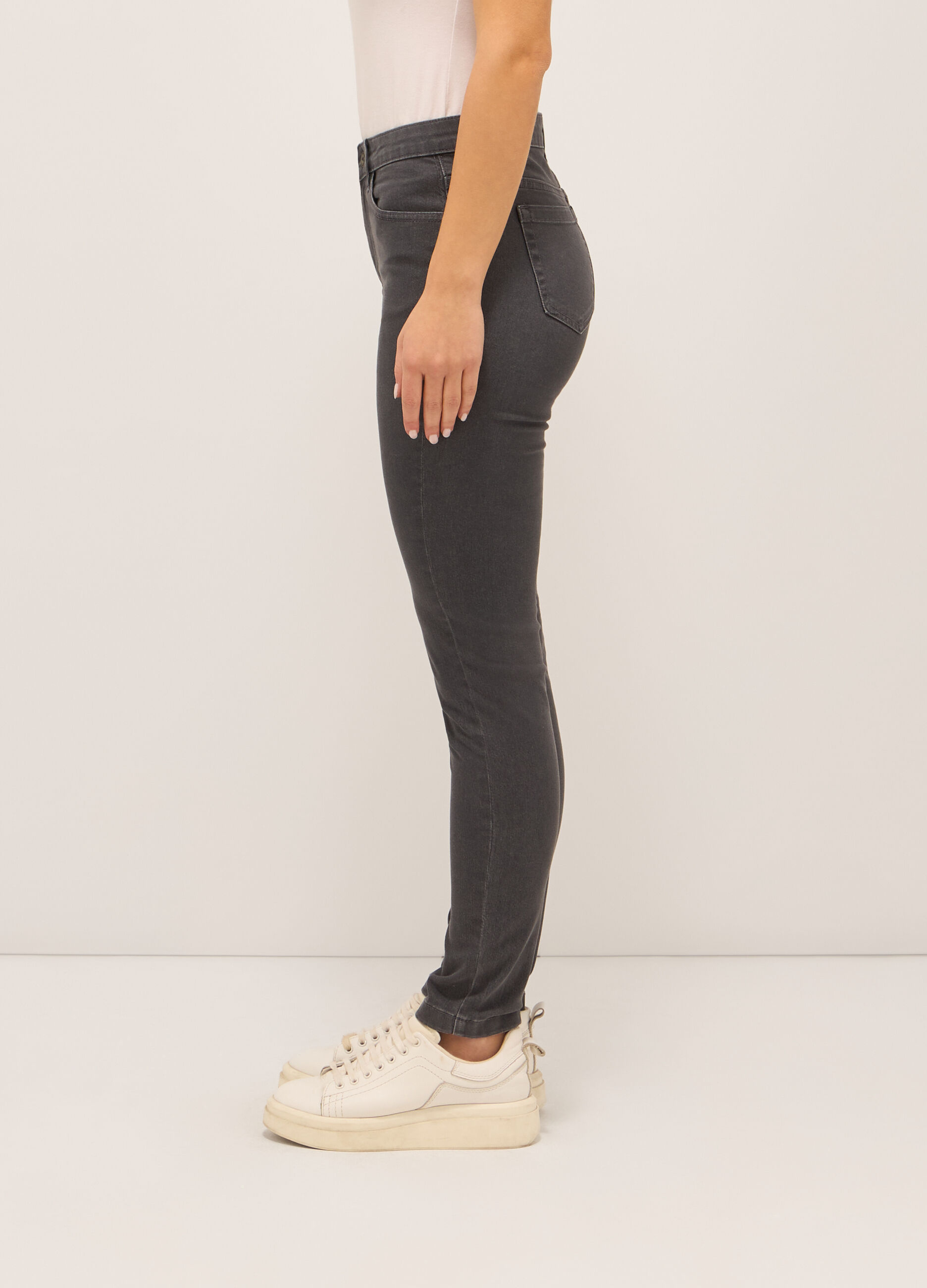 Pantaloni in stretch denim di misto cotone donna_2